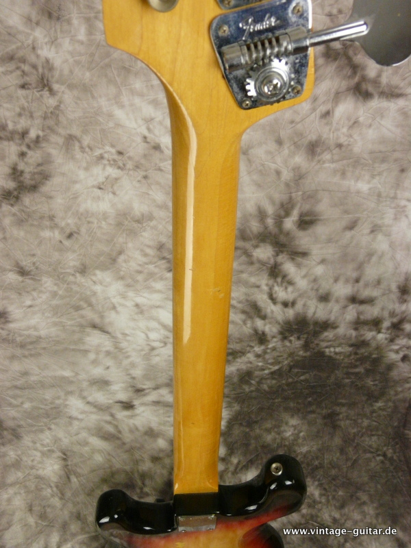 Fender _Precision-Bass_1968-oval-tuners-sunburst-008.JPG